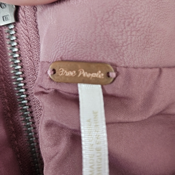 Free People Vegan Suede Modern Femme Mini Skirt Size 12 Barbie Schoolgirl - Picture 10 of 11